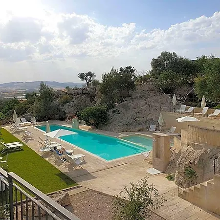 Hotel Masseria Santa Lucia 3*