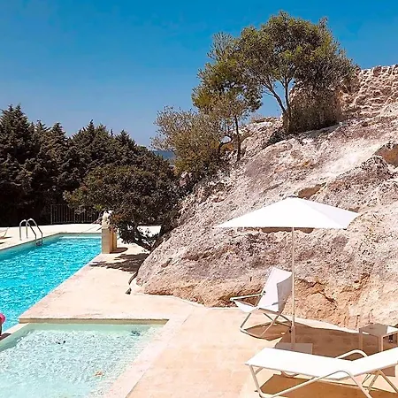 Hotel Masseria Santa Lucia 3*